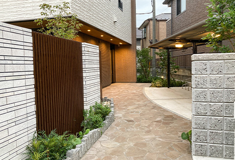 玄関アプローチ